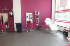 Pintores: sala pintara coral morado y blanco
