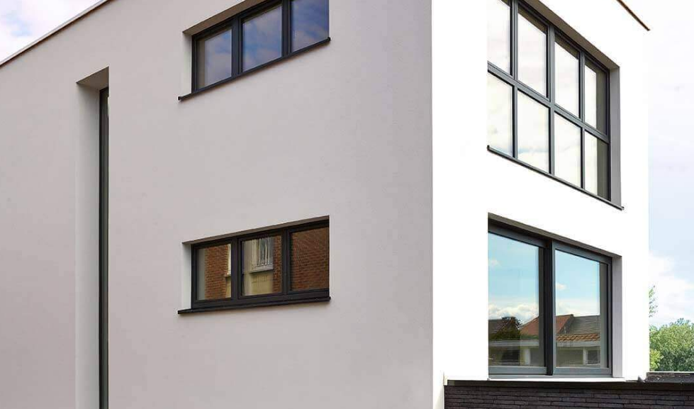 Edificio con ventanas Zendow#neo Premium de PVC